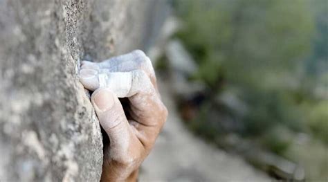 How to Choose the Right Chalk for Sport Climbing - Rock Climbing - balustradellc