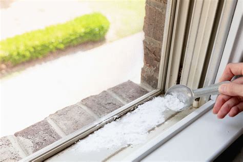 HOW TO CLEAN WINDOW TRACKS! // Super Satisfying Really …