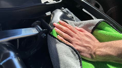 How To Clean Your Car's Engine Bay In 9 Steps - balustradellc