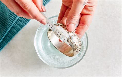 How to Clean Your Silver Jewelry in a Matter of Minutes - balustradellc