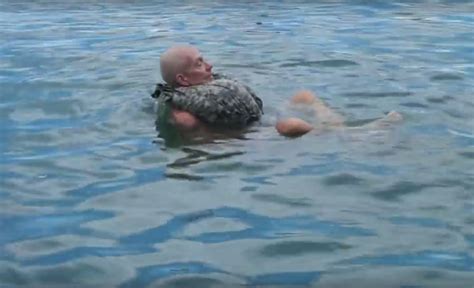 How to create a makeshift life jacket in seconds - Men's … - balustradellc