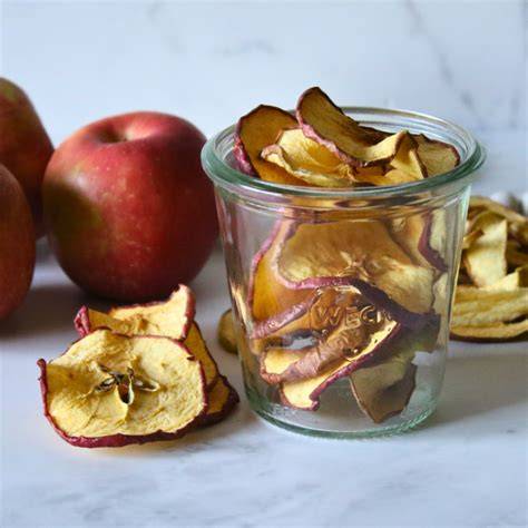 How to Dehydrate Apples - Fresh Off The Grid - raincitystudios.com