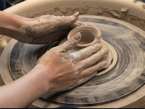 How To Do Wheel Throwing - Pottery Throwing Guide - muktibox.com