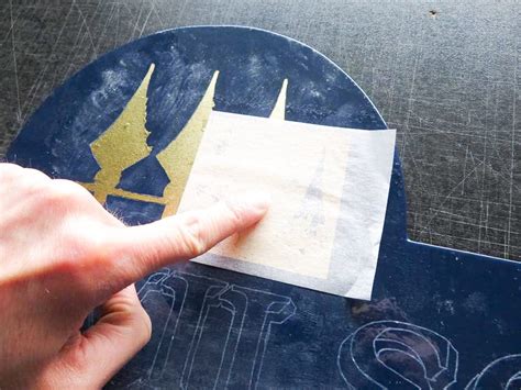 How to hand paint gold leaf lettering - muktibox.com