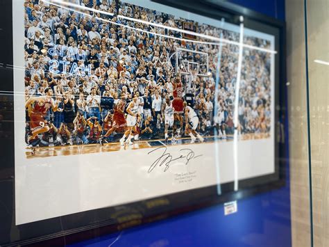 How to Invest in Sports Memorabilia - SmartAsset - muktibox.com