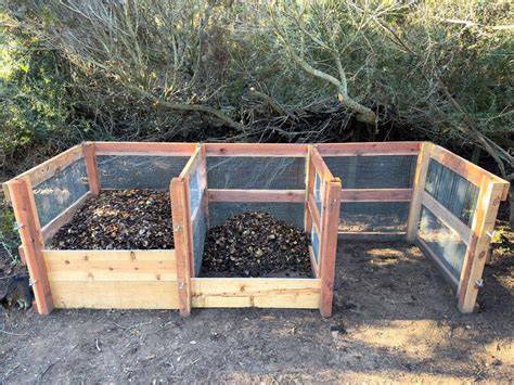 How to Make a Compost Bin: 3 DIY Compost Bins - raincitystudios.com