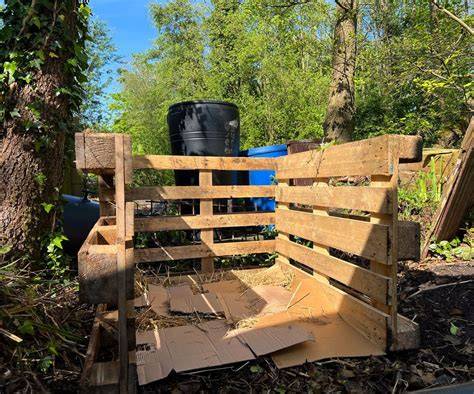 How to make a compost bin out of pallets – gardening pros ... - MSN - raincitystudios.com