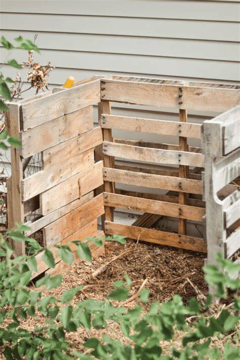 How to Make a Pallet Compost Bin | DIY | joegardener® - raincitystudios.com