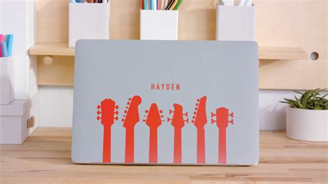 How To Make Custom Laptop Decals with Cricut - muktibox.com