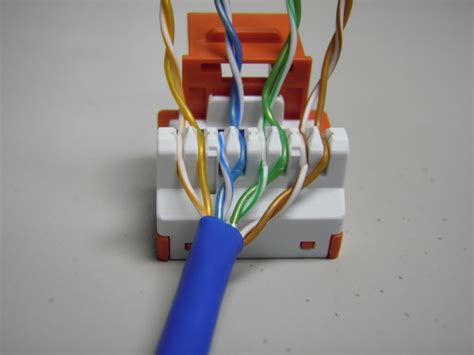 HOW TO Punch Down a CAT6 Keystone Jack - YouTube