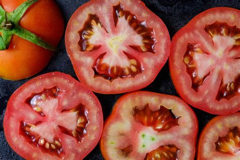 How to Save Heirloom Tomato Seeds in 8 Simple Steps - raincitystudios.com