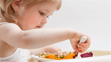 HOW TO STOP KIDS PREFERRING SNACKS TO REGULAR MEALS