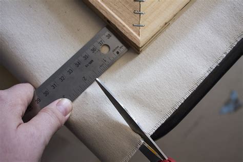 How to STRETCH A CANVAS PAINTING - easy and simple process! - muktibox.com