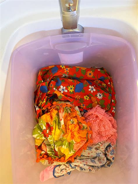 How to Wash and Preserve Vintage Clothing - Unicorn … - muktibox.com