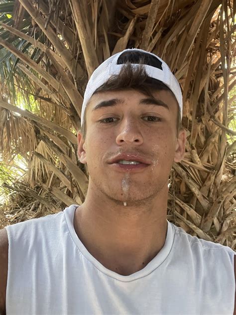 HUGE GAY CUMSHOT&excl; Gay Cum On Balls