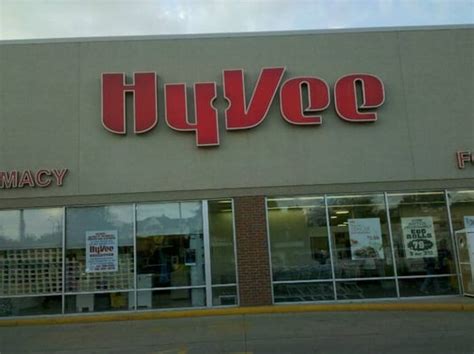 HY-VEE - 1556 1st Ave NE, Cedar Rapids, IA - Yelp