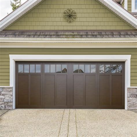 Haas doors. About Haas Door Haas Door is located in Wauseon, Ohio, where the company manufactures steel and aluminum residential and commercial garage doors. The family-owned company holds memberships in IDA and DASMA, and produces products that are sold throughout North America. 