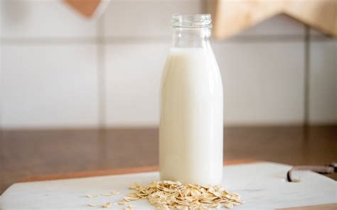 
Hafermilch oder Mandelmilch funktionieren gut