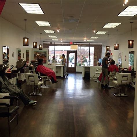 Hair places in charlotte nc. Dec 21, 2020 · 507 Providence Rd. Charlotte, NC 28207. (704) 334-8787. Supercuts has a conveniently located hair salon at CRESCENT CORNERS in Charlotte, NC. We offer a variety of services from consistent, quality hair cuts to color services – all at an affordable price. 
