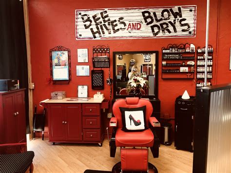 Hair salon reno. Reno, Nevada is a vibrant and diverse city with a rich cultural heritage. From outdoor activities to art galleries and museums, there is something for everyone in Reno. One of the ... 