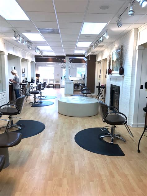 Hair salon summerville sc. It is with great pleasure that we invite you to be our guest! Since opening our doors in 1995 it has been our goal to provide Summerville and the surrounding Lowcountry area with the most up-to-date styles and trends in an environment that is peaceful and relaxing. 