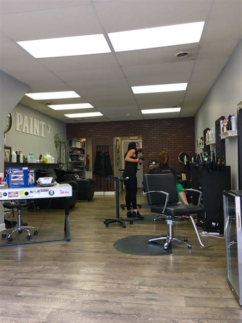 A Full service salon located in the heart of downtown Chillicothe, Ohio. FamLee Salon & Barber shop | Chillicothe OH FamLee Salon & Barber shop, Chillicothe, Ohio. 2,384 likes · 74 talking about this · 2,491 were here.. 
