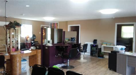 Hair salons elizabethton tn. The salon is located at 503 East E Street, in Elizabethton, and visitors are welcome to drop by in person to meet the team and take a tour of the facility before booking. Broad St. Hair Design is a highly-regarded and well-known beauty salon that approaches beauty in a holistic manner. 