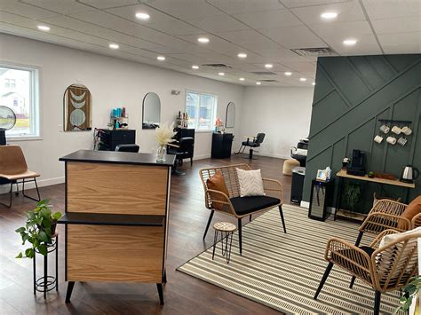 Hair salons marshfield. Organic, clean, and non-toxic salon located on the South Shore of MA. We aim to help you achieve healthy hair using high-performing products and hair color ... 