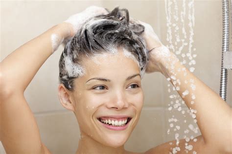 Hair washing. It’s Time to Wash Your Hair, and Here’s How We Know Don’t wait too long to wash your hair! 1. You’re Experiencing Product Build-Up Product buildup is a reality and it will come for you if you’re not washing your hair enough. Don 