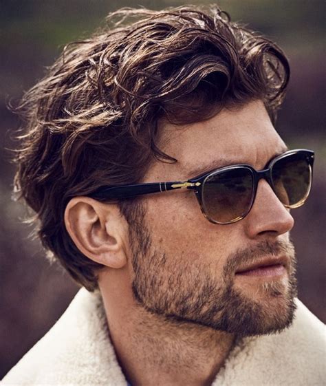 Hairstyles for wavy hair men. Mar 26, 2023 · Short Wavy Caesar Cut. Short wavy hair works well with textured styles. Pictured above is an example of one of the best hairstyles for men with wavy hair. With a fade or undercut on the sides and short cropped hair on top, guys should tousle this look with pomade to get excellent movement and flow. 