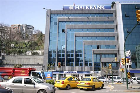 Halkbank Özel Güvenlik Harç Yatırma Bundan 2 ay önce Halkbank'na özel güvenlik harcı yatırdım 60 TL sağlık raporu süresi dolmuş diye kimlik kartım gelmedi tekrar rapor çıkardım 525 TL oraya verdim.