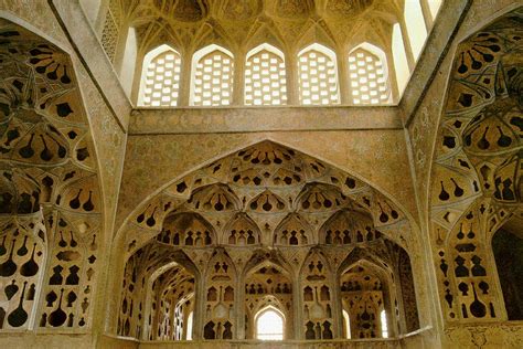 Hall  Messenger Esfahan