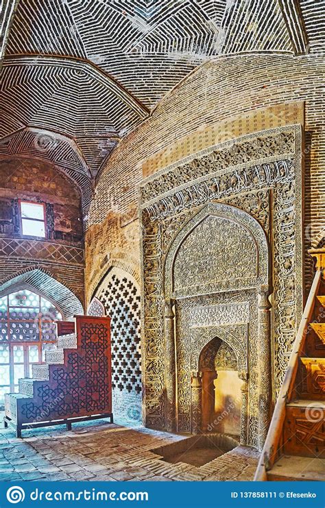 Hall James Yelp Esfahan
