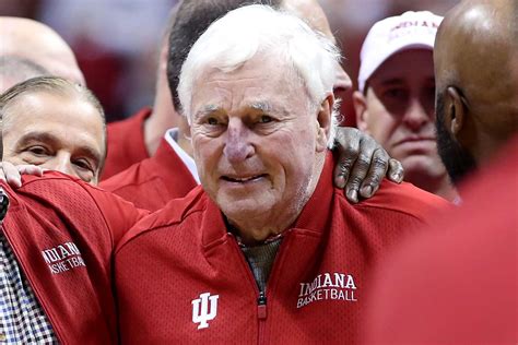 Hall of Fame college basketball coach Bob Knight dies at 83