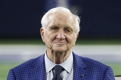 Hall of Famer Gil Brandt, who helped build Cowboys into ‘America’s Team,’ dies at 91