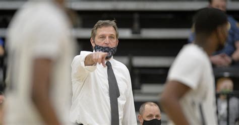 Hall of famer returns to coach Carbondale basketball