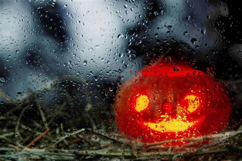 Halloween’s frigid forecast could bring frightening flurries to GTA
