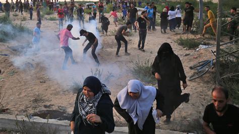 Hamas and Israel carry out first swap of hostages and prisoners as Gaza cease-fire begins