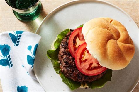 Hamburgers pioneer woman. Directions. Drain, but do not rinse, the black beans. Place them in a bowl and use a fork to mash them. Keep mashing until they're mostly broken up, but still have some whole beans visible. Add the … 