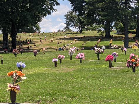 Hamilton memorial gardens obituary. June Green Barger. 1906 – 30 Mar 2009. Hamilton Memorial Gardens. Hixson, Hamilton County, Tennessee, USA. Plot info: Everlasting Life. A curated virtual cemetery for names in Hamilton Memorial Gardens: a Virtual Cemetery, a Find a Grave. 