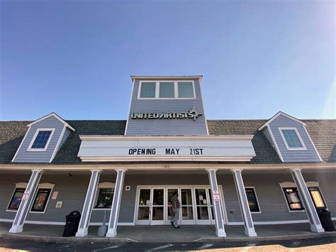 Hampton Bays movies and movie times. Find out what movies are now playing in Hampton Bays theaters. Toggle navigation. Theaters & Tickets . Movie Times; ... Hampton Bays Theaters; Hampton Bays Movies; Hampton Bays Movies There are 7 movies now playing in Hampton Bays, NY Hampton Bays Cinemas Regal UA …