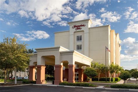 Hampton Inn Leesburg Tavares. 9630 US Highway 441, Leesburg, FL 34788, United States – Great location - show map. In Leesburg, Florida, close to area attractions and leisure activities, including boating on Lake Harris, this hotel features a free daily hot breakfast along with in-room microwaves and mini-refrigerators..