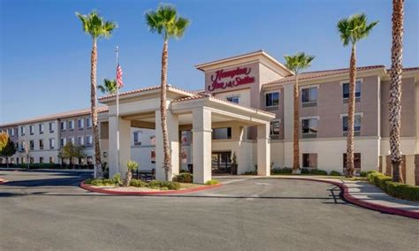 Hampton Inn & Suites Palmdale: Excellent hotel but pool