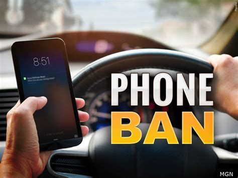 Handheld cellphone ban for Iowa drivers advances in Senate, House