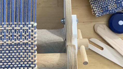 Read Online Handwoven Home Weaving Techniques Tips And Projects For The Rigidheddle Loom By Liz Gipson