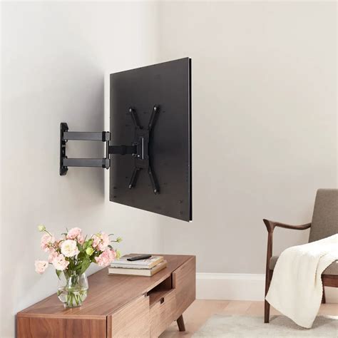 How to instal a swiveling TV base for a flat screen 