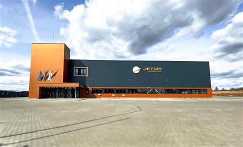 Hangar in Kaunas - JETMS expands into commercial aviation