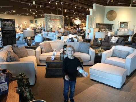 Reviews from Hank's Fine Furniture employees in Pensacola, FL about Work-Life Balance