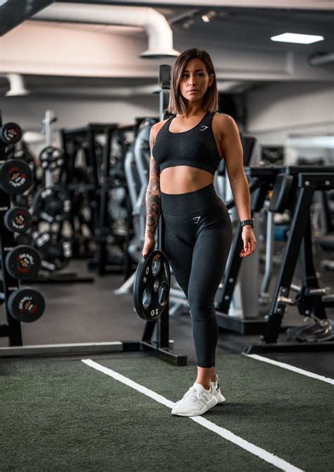 Swedish fitness model Hanna Oberg often takes to popular social media platform Instagram to demonstrate some of her favorite workouts and teach her 1.8 million followers how to achieve their fitness goals. On Friday, the gym buff took to the photo-sharing site to post her latest video, which targeted the quad muscles. For the workout, […].