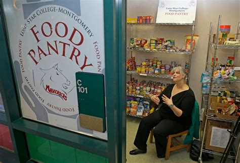 Hannaford fundraises for Fulton-Montgomery Community College Relief Food Pantry